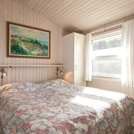 펜션 Three-bedroom In Lokken 60 *