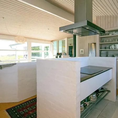 펜션 Three-bedroom In Lokken 60 *